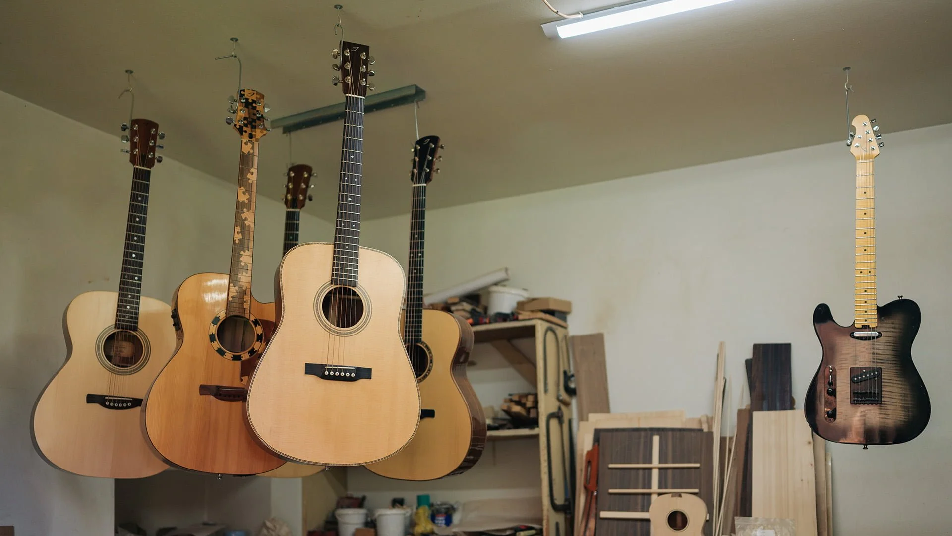 Jurisin Acoustic Guitars: <br>Ručno pravljene akustične gitare čiji se melodični tonovi prolamaju po čitavoj Evropi 18 jurisin 09
