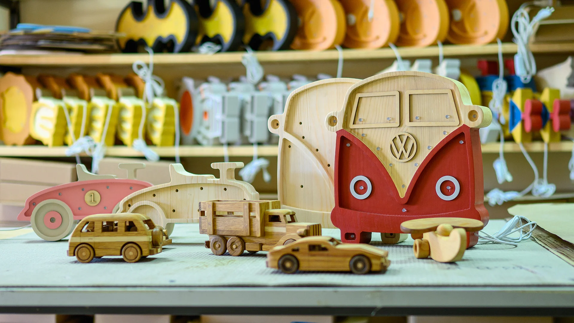 Two N: Drvene lampe koje osvajaju dečja srca