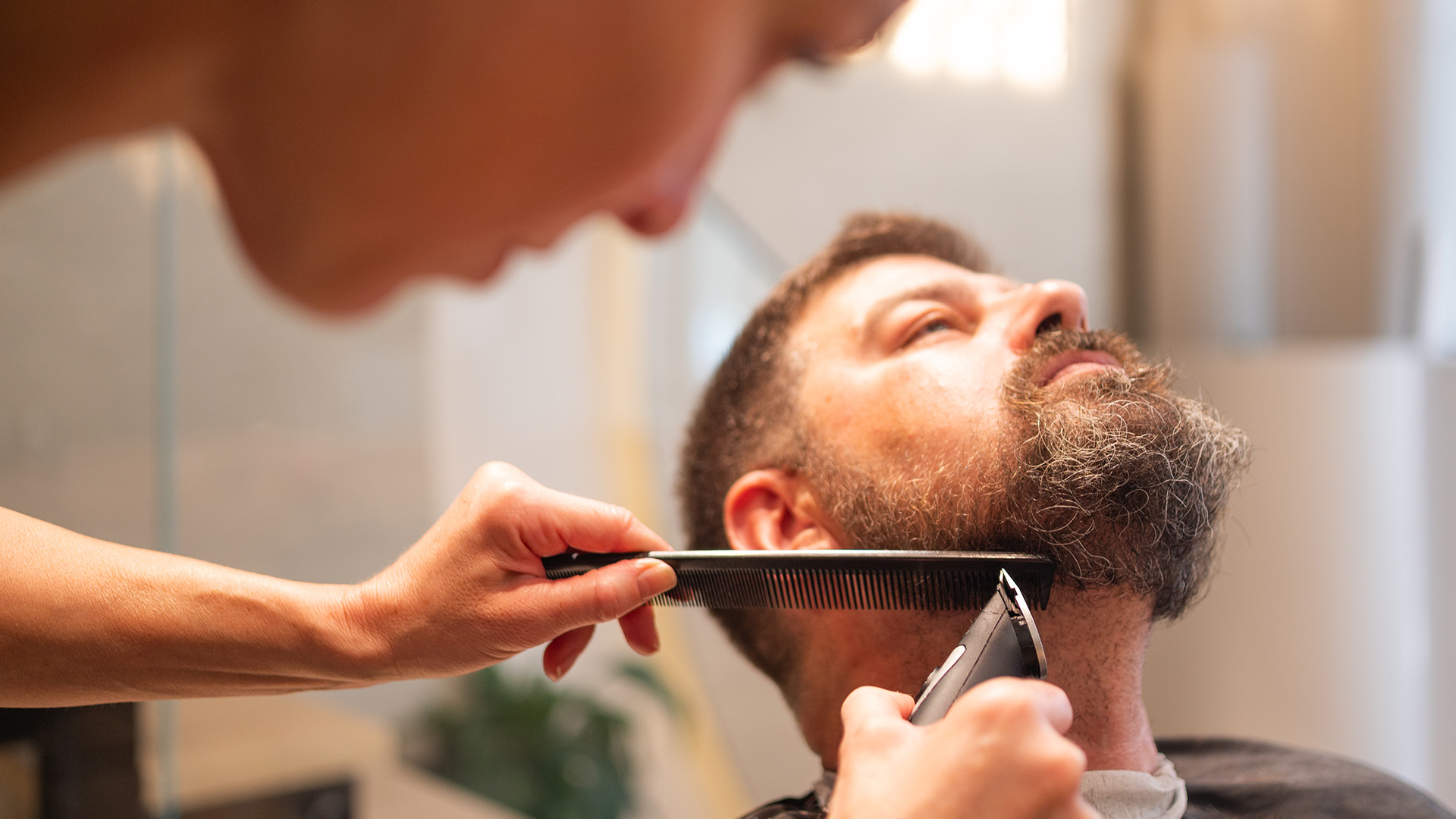 HappyTeam frizerski salon: <br>Kad žena padobranac pronađe frizerske makaze 3 happyteam 03