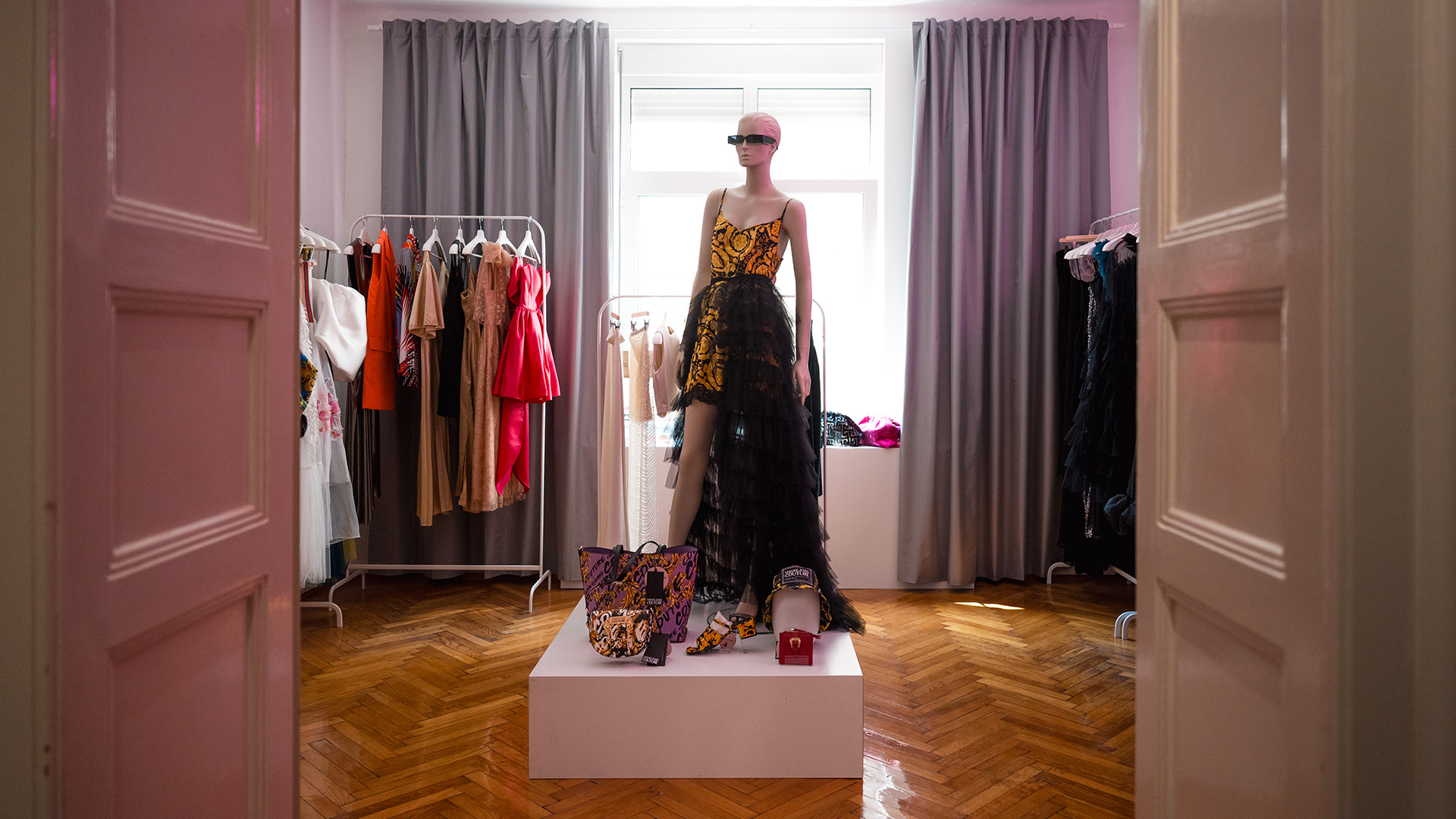 Rent-a-Porter: <br>Iznajmljivanje dizajnerskih haljina, blejzera i aksesoara 3 rent a porter 03